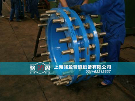 <a href=http://www.renliliufang.cn target=_blank class=infotextkey>傳力接頭</a>的組裝現(xiàn)場